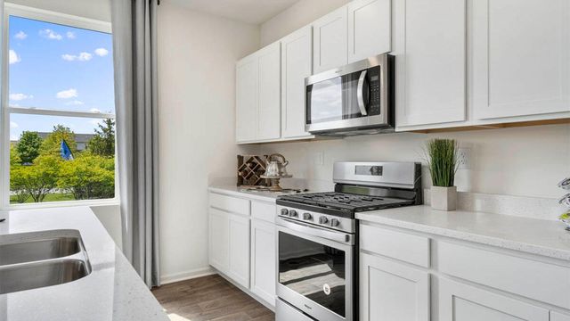 126 Cressmoor Boulevard, Hobart, IN 46342