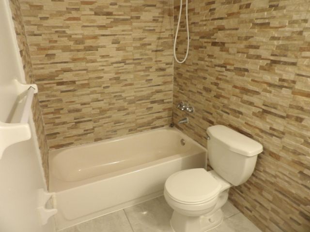 201 Bonnie Boulevard 206, Palm Springs, FL 33461