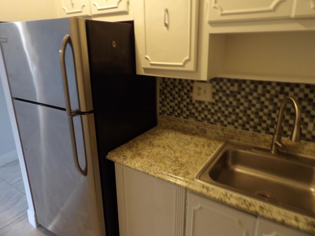 201 Bonnie Boulevard 206, Palm Springs, FL 33461