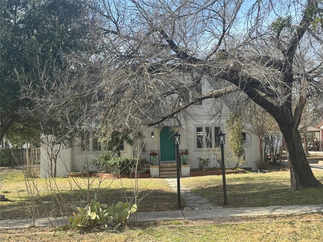 310 S Hickory, Hico, TX 76457