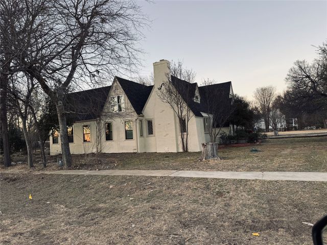 310 S Hickory, Hico, TX 76457