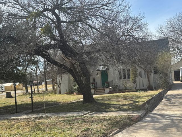 310 S Hickory, Hico, TX 76457