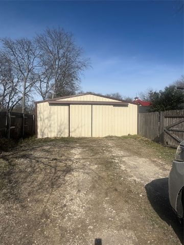 310 S Hickory, Hico, TX 76457