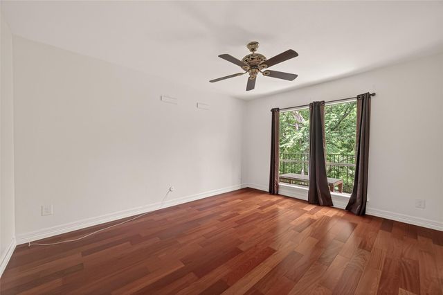 1800 Stoney Brook Drive 30, Houston, TX 77063