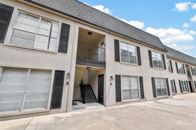 1800 Stoney Brook Drive 30, Houston, TX 77063