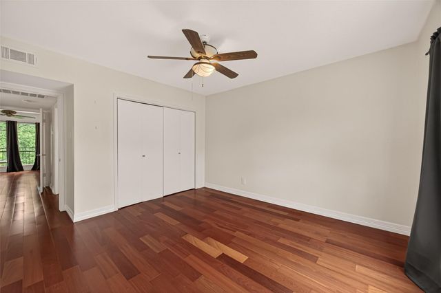 1800 Stoney Brook Drive 30, Houston, TX 77063