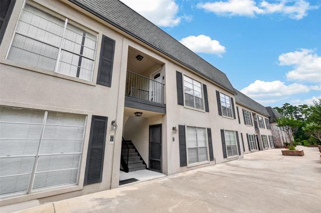 1800 Stoney Brook Drive 30, Houston, TX 77063