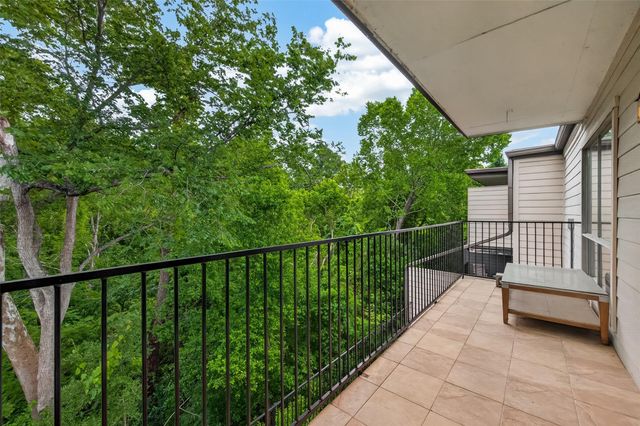 1800 Stoney Brook Drive 30, Houston, TX 77063