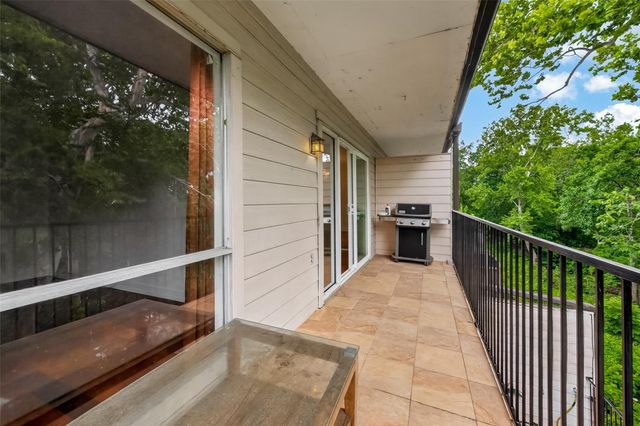 1800 Stoney Brook Drive 30, Houston, TX 77063