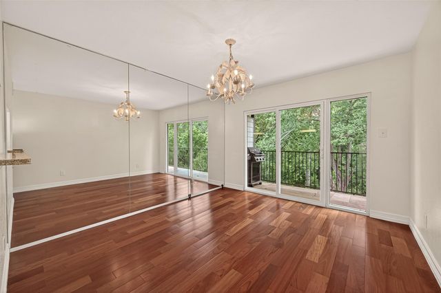1800 Stoney Brook Drive 30, Houston, TX 77063