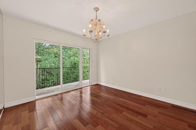1800 Stoney Brook Drive 30, Houston, TX 77063