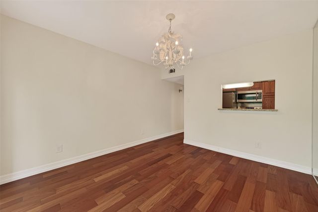 1800 Stoney Brook Drive 30, Houston, TX 77063