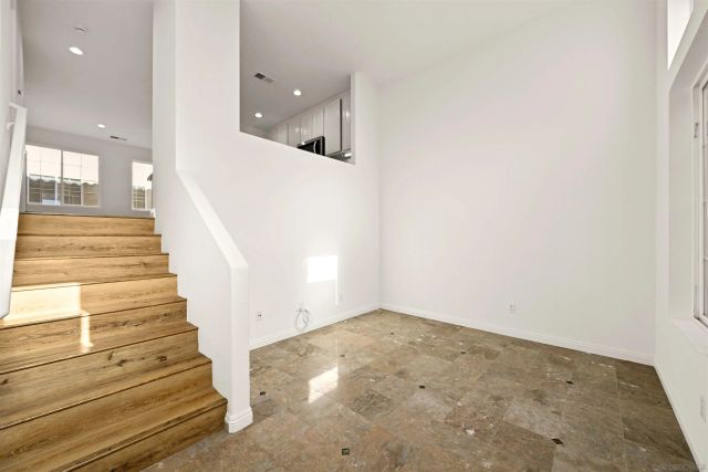 3770 Mykonos Ln 77, San Diego, CA 92130