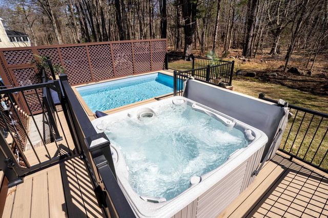 37 Alexander Drive, Hampton, NH 03842