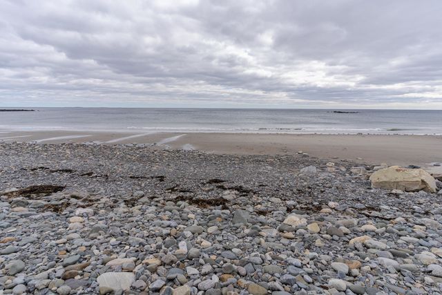 37 Alexander Drive, Hampton, NH 03842