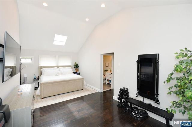 25-14 Berdan Avenue, Fair Lawn, NJ 07410