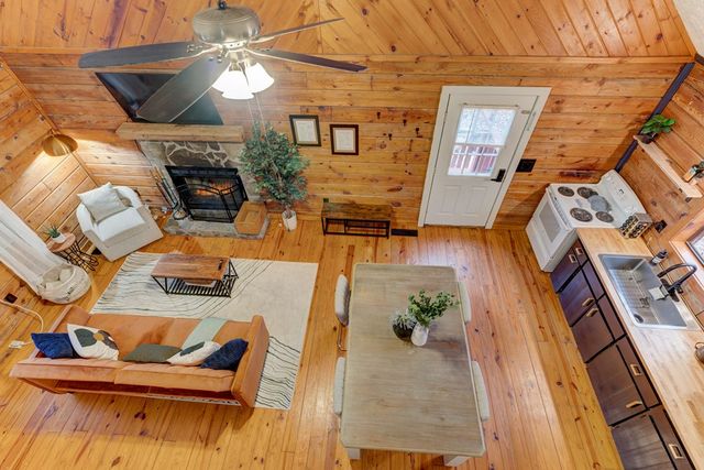 80 Treetop Lane, Blairsville, GA 30512