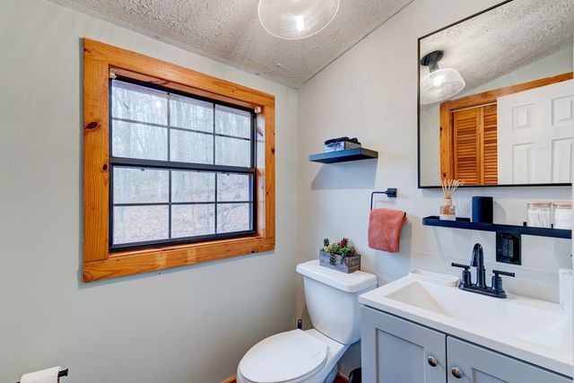 80 Treetop Lane, Blairsville, GA 30512