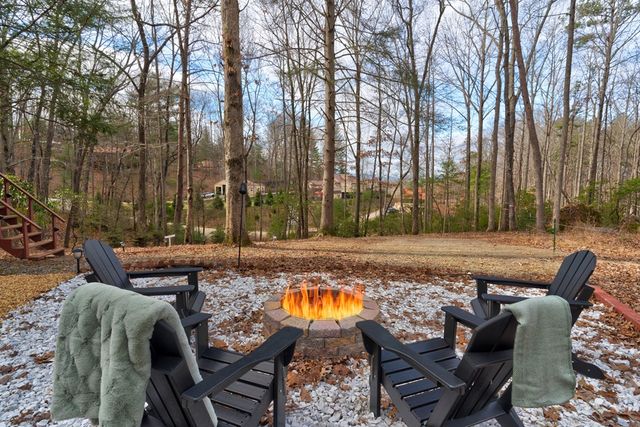 80 Treetop Lane, Blairsville, GA 30512