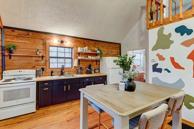 80 Treetop Lane, Blairsville, GA 30512