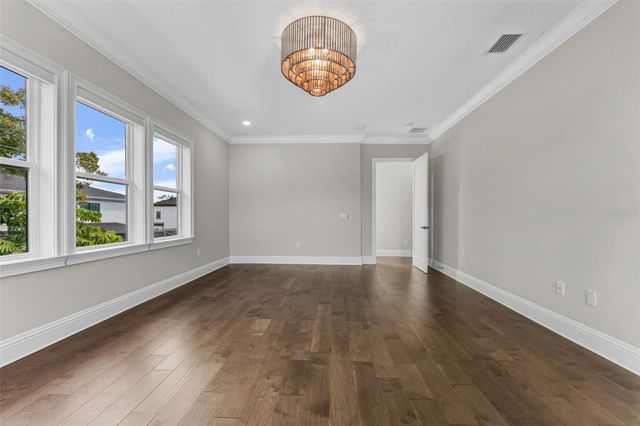 481 W DAVIS BOULEVARD, Tampa, FL 33606