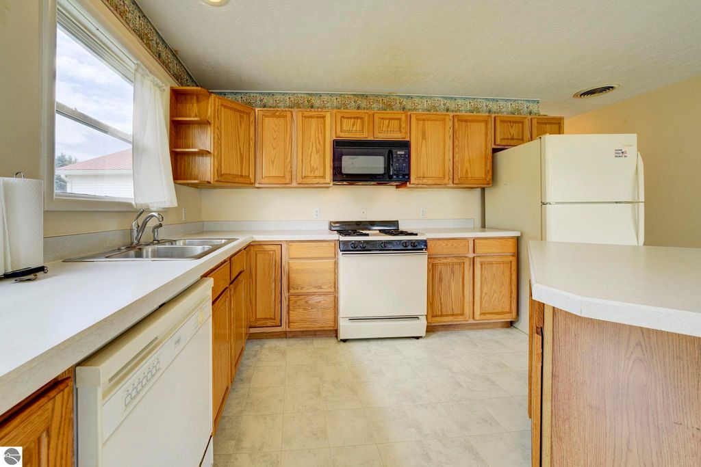 Image 11 of property listing at 8400 Westminister Road, Kingsley, MI 49649