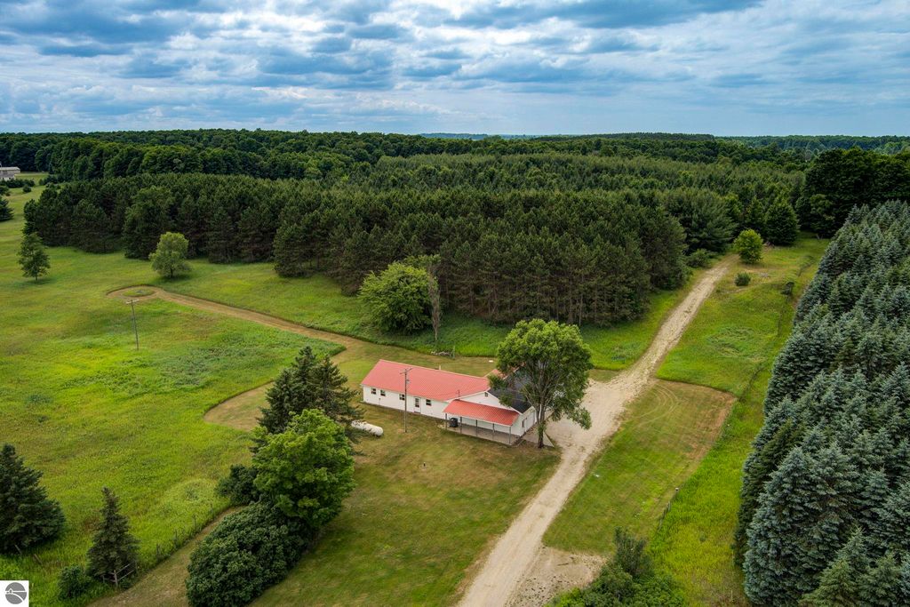 Image 38 of property listing at 8400 Westminister Road, Kingsley, MI 49649