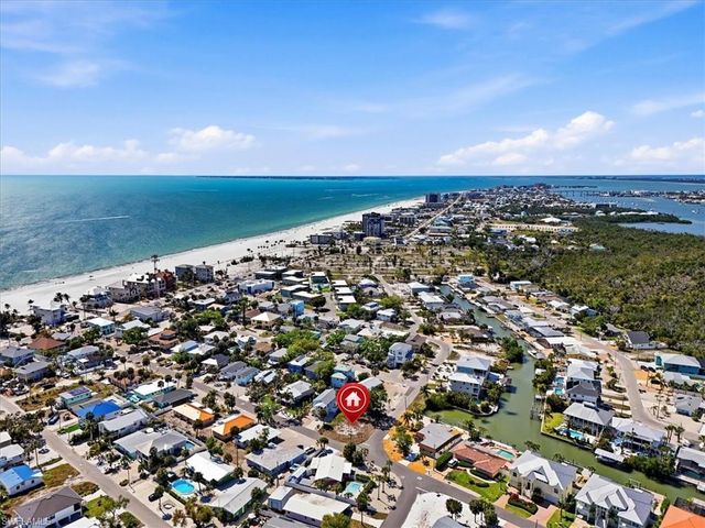 245 Madison CT, Fort Myers Beach, FL 33931