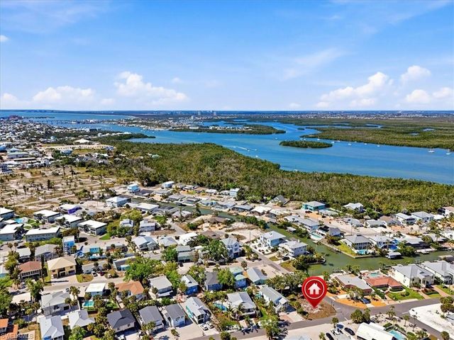 245 Madison CT, Fort Myers Beach, FL 33931