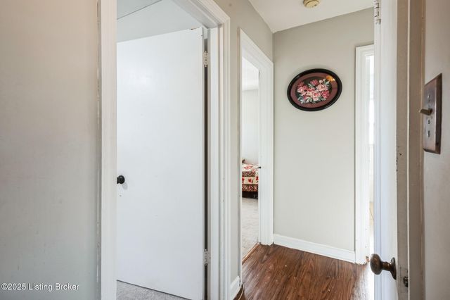 937 Palatka Rd, Louisville, KY 40214