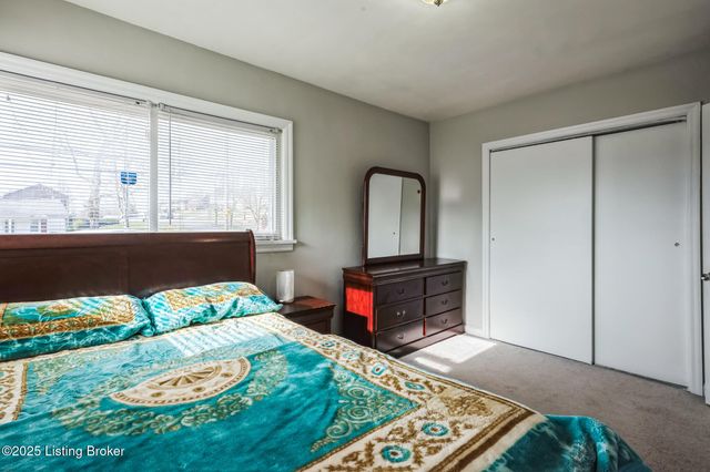 937 Palatka Rd, Louisville, KY 40214