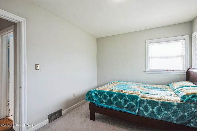 937 Palatka Rd, Louisville, KY 40214