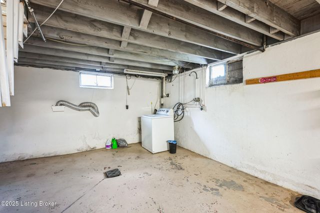 937 Palatka Rd, Louisville, KY 40214