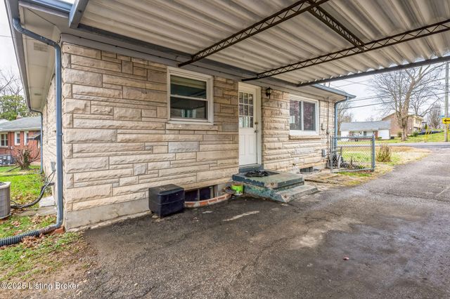 937 Palatka Rd, Louisville, KY 40214