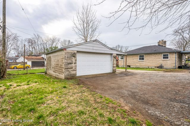 937 Palatka Rd, Louisville, KY 40214