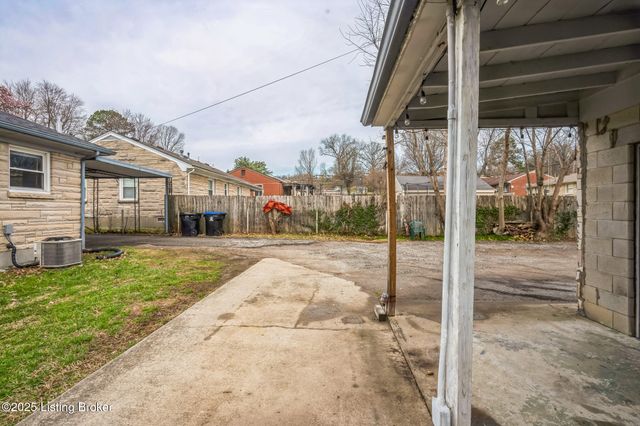 937 Palatka Rd, Louisville, KY 40214