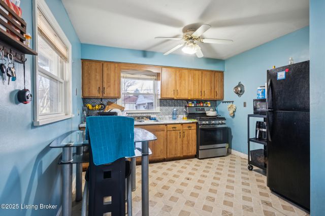 937 Palatka Rd, Louisville, KY 40214