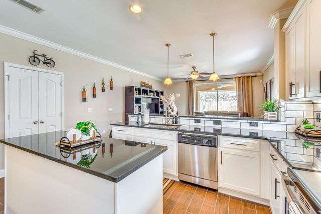 895 Solimar Way, Mary Esther, FL 32569