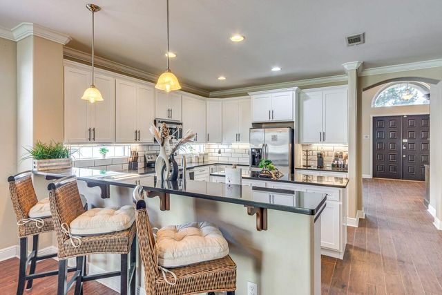 895 Solimar Way, Mary Esther, FL 32569