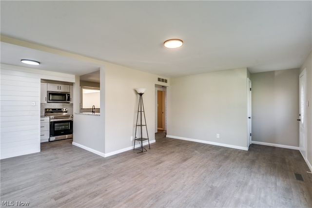 3423 W Bailey Road, Cuyahoga Falls, OH 44221