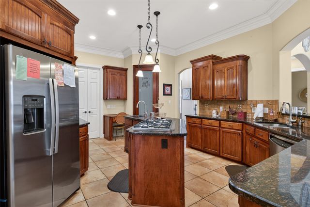 2716 Stone Creek Drive, Shreveport, LA 71106