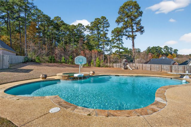 2716 Stone Creek Drive, Shreveport, LA 71106