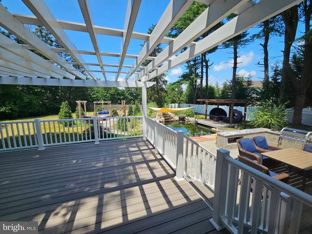 209 UNION MILL RD, Mount Laurel, NJ 08054