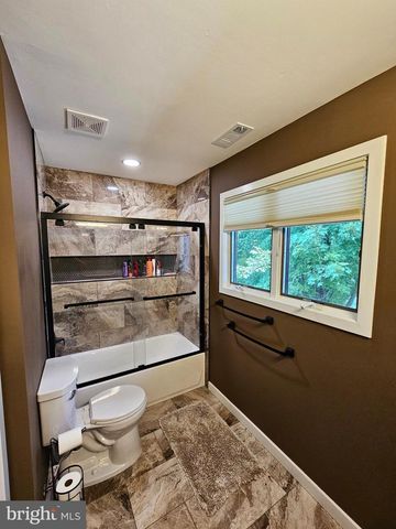 209 UNION MILL RD, Mount Laurel, NJ 08054
