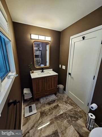 209 UNION MILL RD, Mount Laurel, NJ 08054