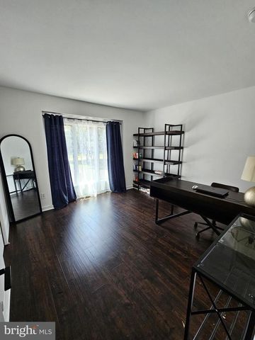209 UNION MILL RD, Mount Laurel, NJ 08054