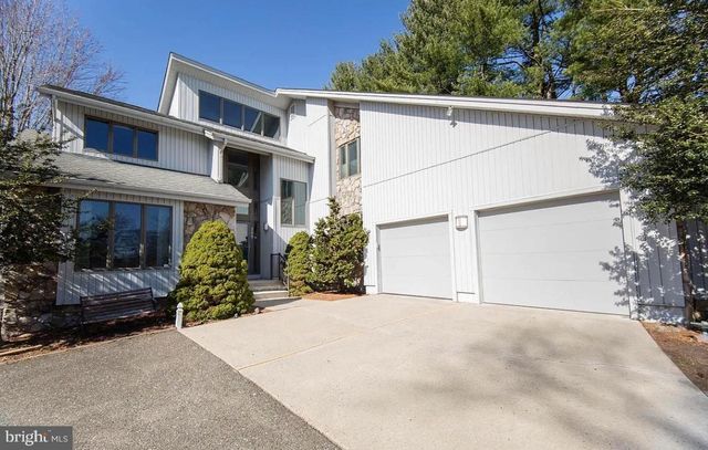 209 UNION MILL RD, Mount Laurel, NJ 08054