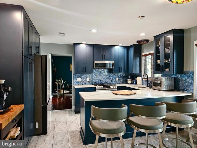 209 UNION MILL RD, Mount Laurel, NJ 08054