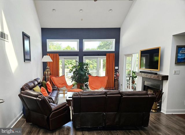 209 UNION MILL RD, Mount Laurel, NJ 08054