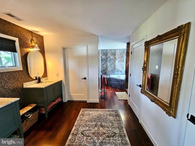 209 UNION MILL RD, Mount Laurel, NJ 08054
